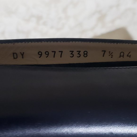 SALVATORE FERRAGAMO RARE DRK BLUE 3D LOGO HEELS - Picture 8 of 9